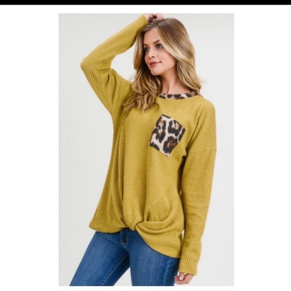 🔥$5🔥WAFFLE TOP W/LEOPARD POCKET & TWISTED HEM - Picture 5 of 6